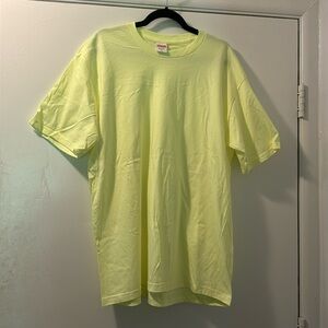 NWOT Unisex XL Supreme Tshirt